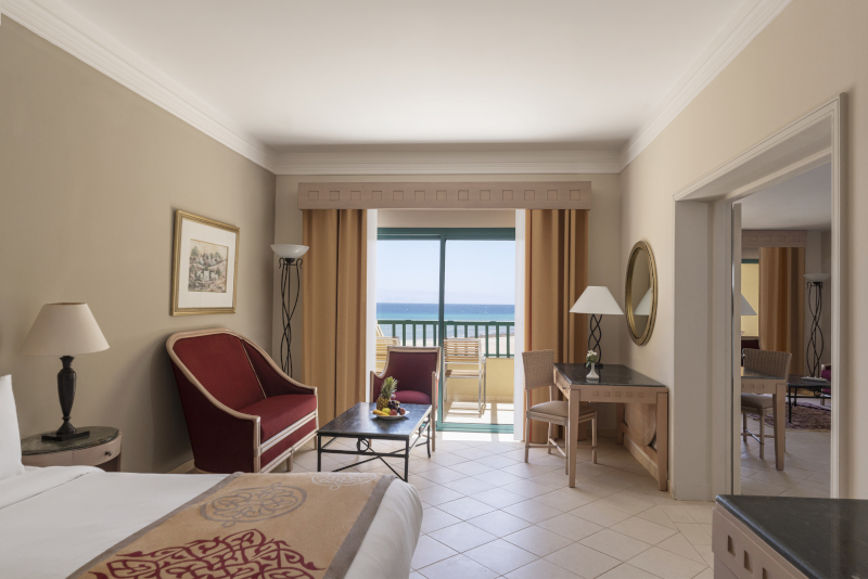Deluxe suite at bayviw taba heights