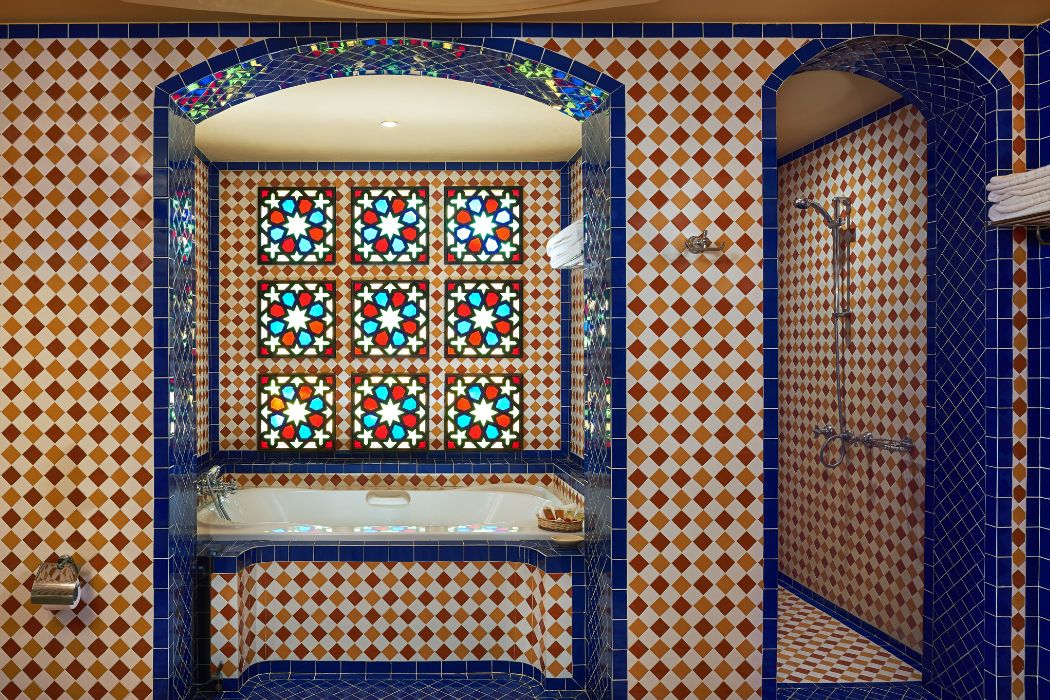Mosaique Beach Resort Presidential suite bathroom inside