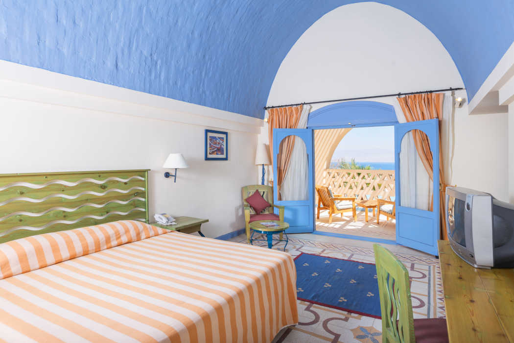 El-Wekala-Resort-Taba-Heights-Senior-Suite-Bedroom